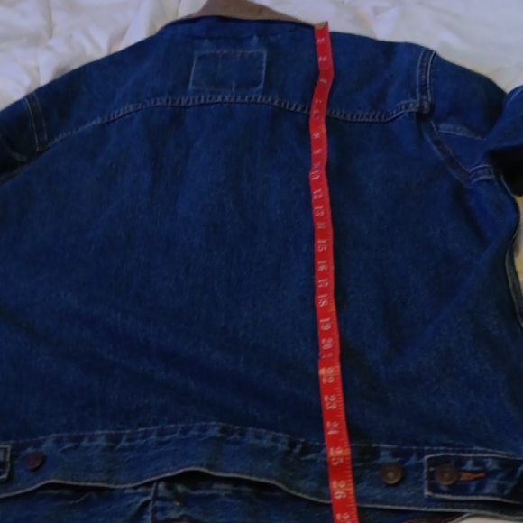 Levi's Blue Denim Trucker Jacket with Tan  Corduroy Collar - Picture 9 of 10